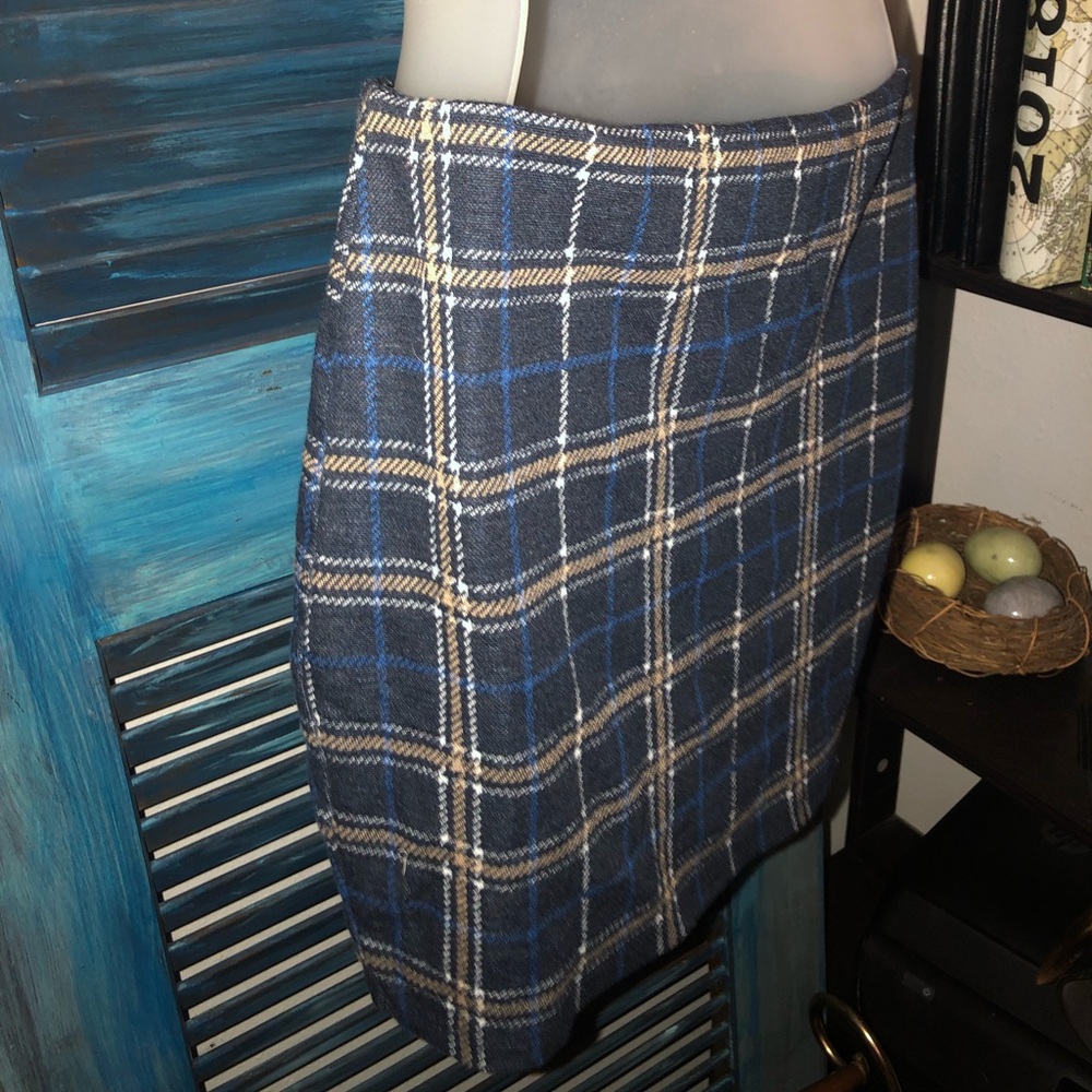 Zara plaid mini skirt size med.